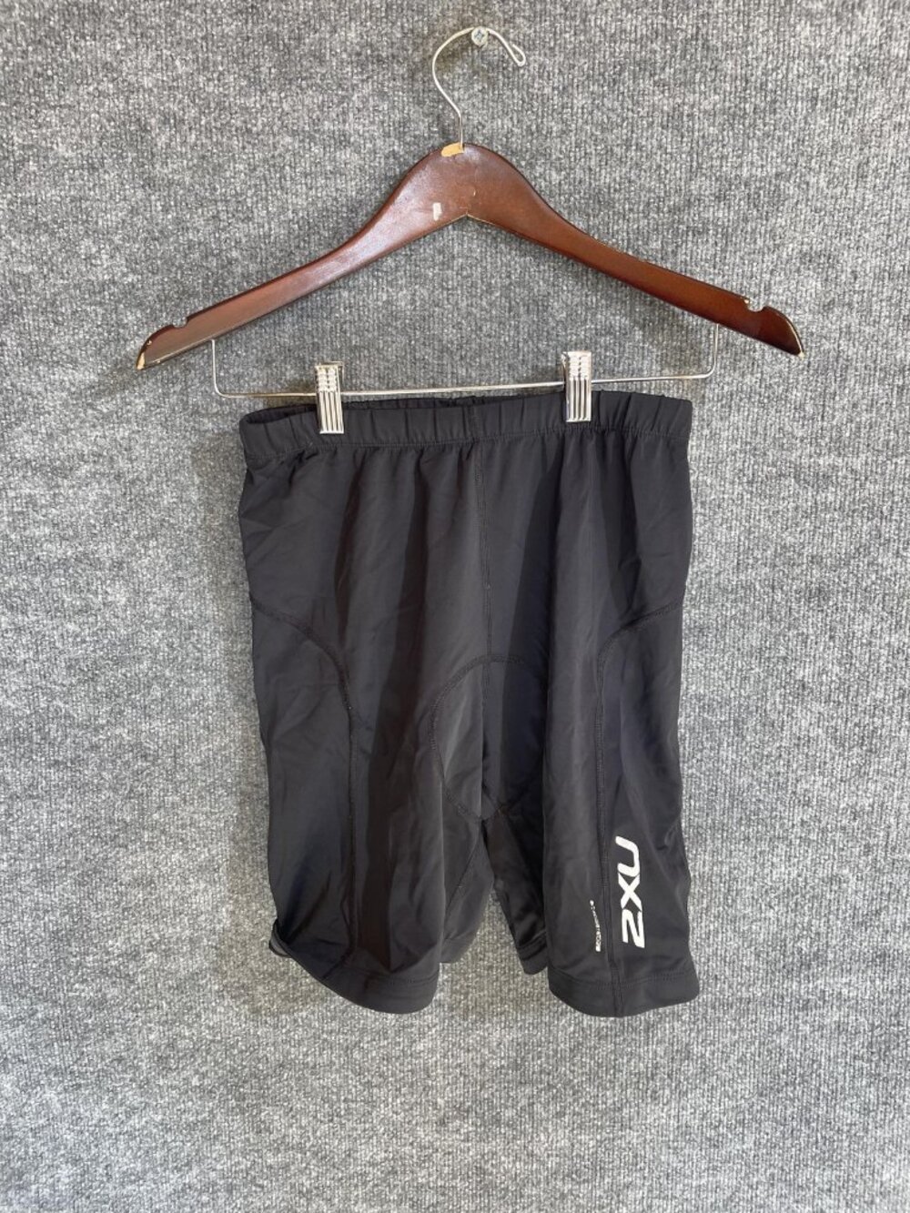 2XU Cycling Shorts Mens Large Black Padded Chamois 9.5 Inseam Bike Compression